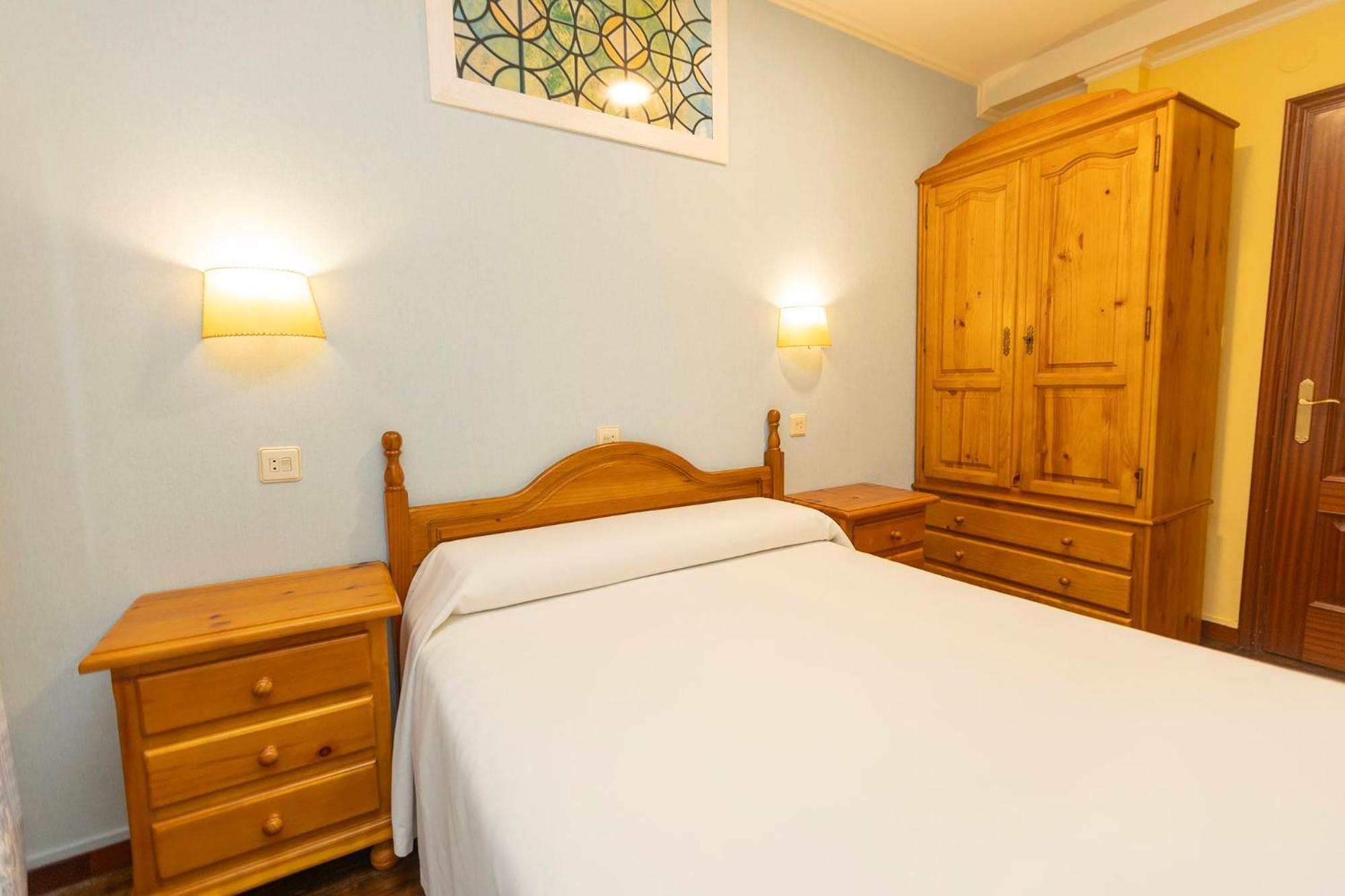Escuder Apartamentos Turisticos Ribadeo Eksteriør bilde